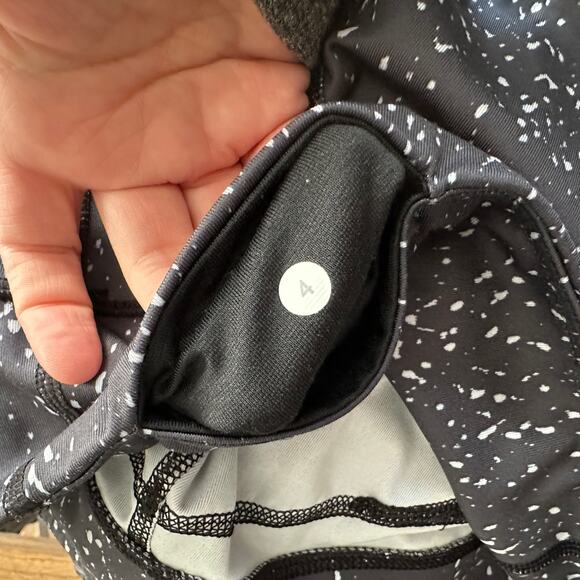 Lululemon Drop It Like It’s Hot Leggings - Size 4 - Picture 7 of 7